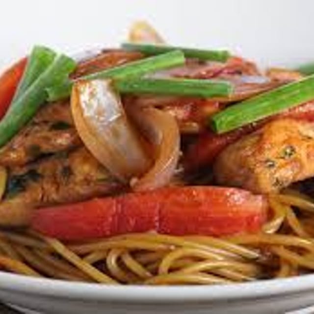 Tallarin Saltado Mariscos.